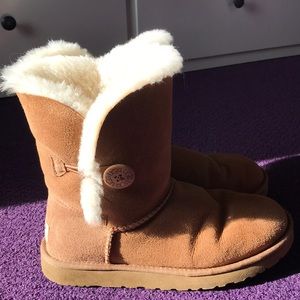 Ugg Bailey Button